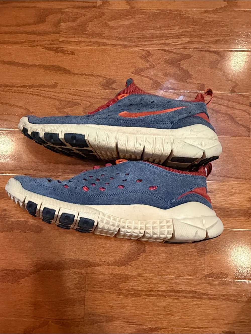Nike gray and Red Slip-On Athletic Sneakers